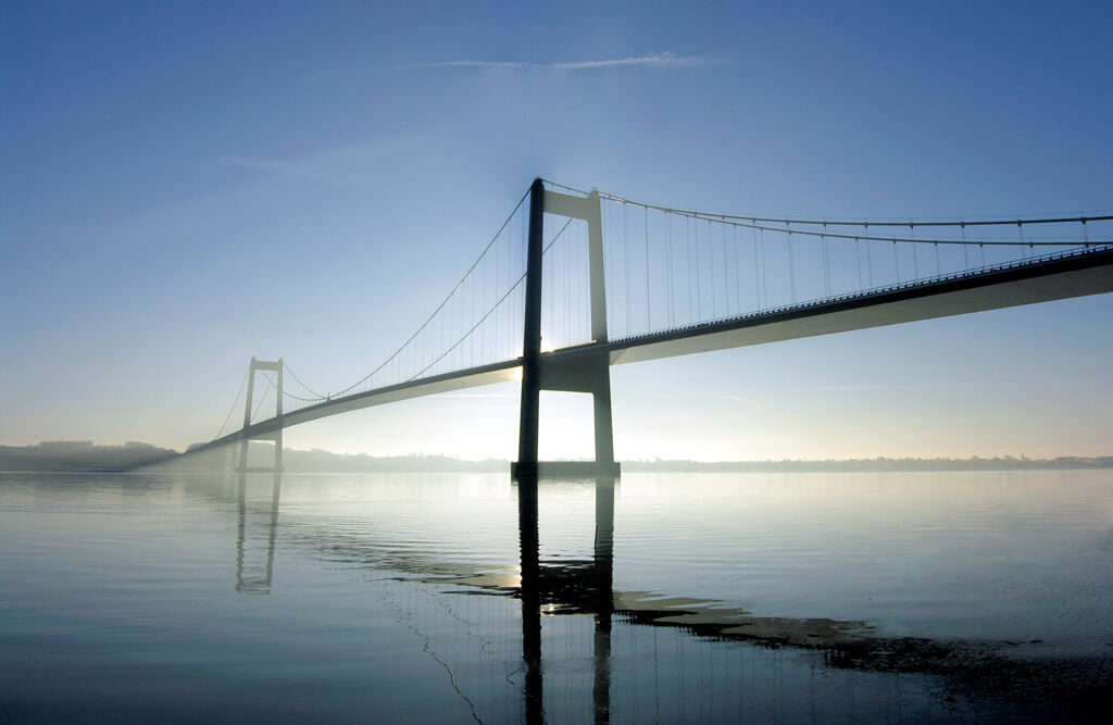 Stockfoto Brücke über Wasser